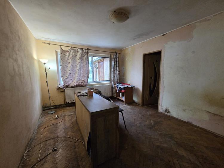 2 camere, Alexandru cel bun