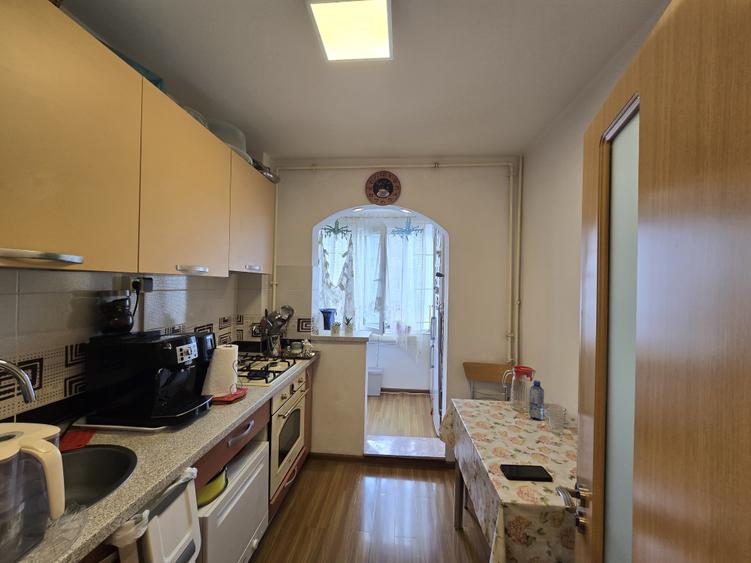 Ap. 2cam,dec,renovat total,et.5,bl.reabilitat,1 min distanta metrou.