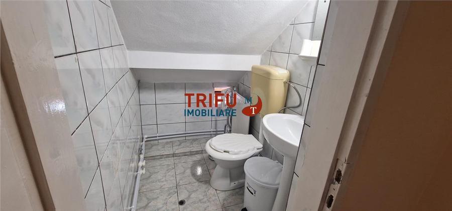 Spațiu de închiriat în Centru, ideal pentru salon de unghii – 40