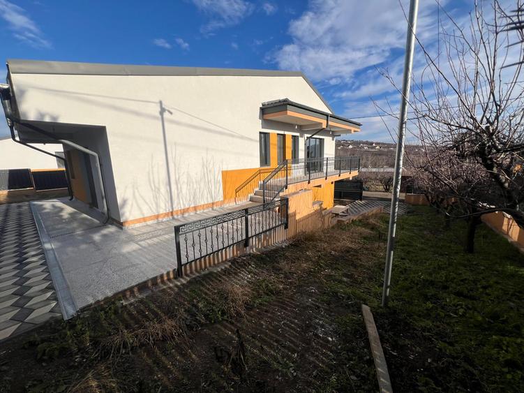 Vila de vanzare Iasi Tomesti Chicerea