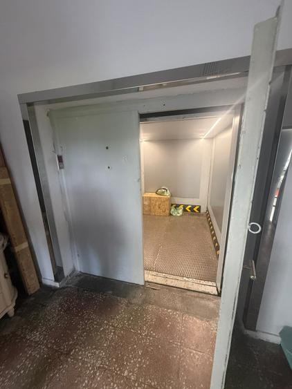 Spatiu Industrial 260Mp la etajul 3 cu Lift Marfa