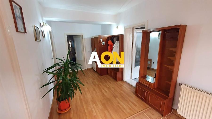 Casa cu 1064 mp teren, ideala pentru pensiune