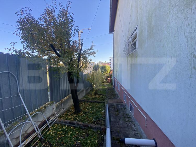 Casă spațioasă 350 mp utili, curte amenajată și garaj - 11