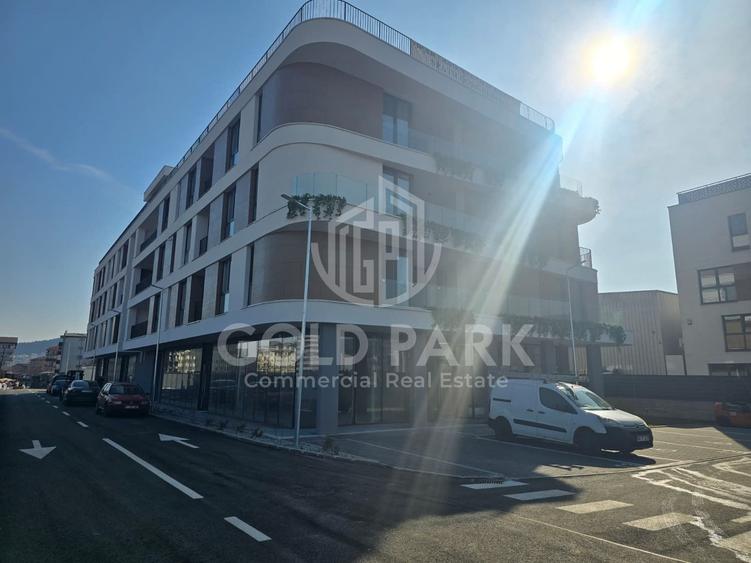 Spatiu Comercial - Floresti/Eroilor - Vitrina / TRAFIC PIETONAL