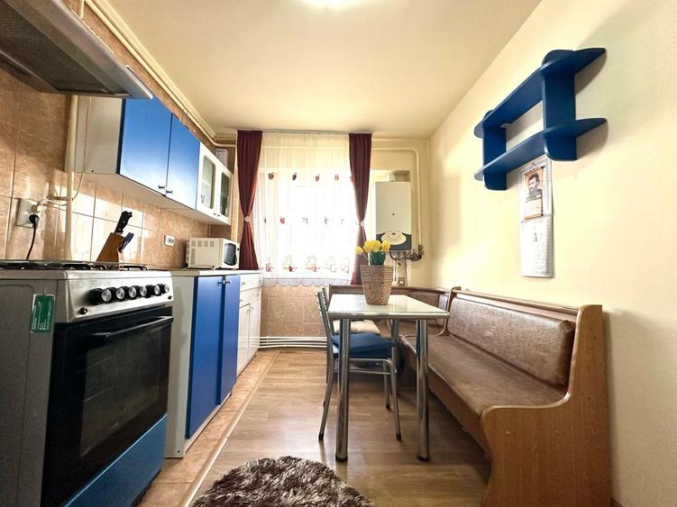Apartament 3 camere, etaj intermediar