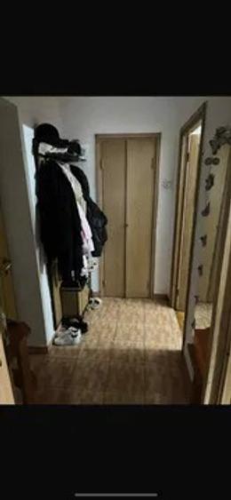 Apartament cu 2 camere, etajul 3/4, zona Podu Ros