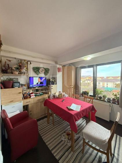 Apartament 4 camere de vanzare in Floresti