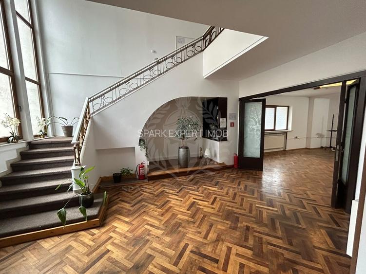Spațiu comercial de închiriat //160 mp | Zona centrală - 2