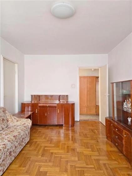 Apartament 3 camere, zona Astra