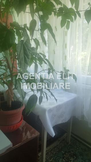 Apartament 2 camere, zona Scolii nr 7, 54 mp, decomandat