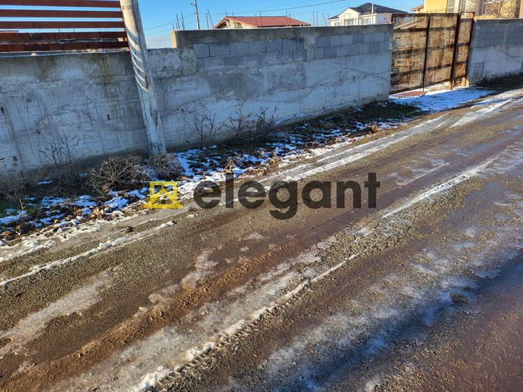 Teren 1025 mp, trilateral, gard beton, Valea Fetii