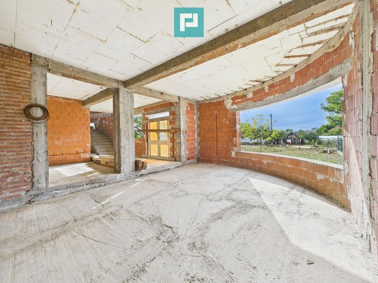Casă la roșu S+P+1 în Bodrogu Nou