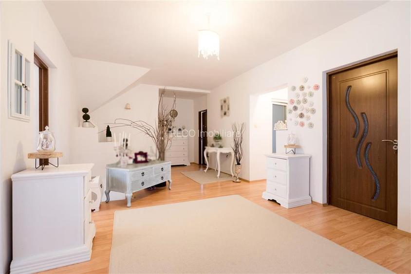 RECO Vila 5 camere, zona Grigorescu, curte mare si garaj - 5