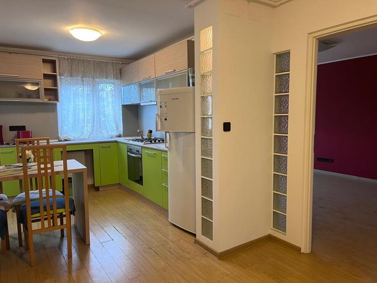 Apartament 2 camere, zona Liceul Auto