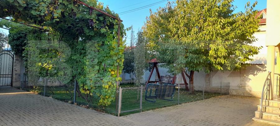 Casa cu 4 camere, 220 mp, zona Itcani