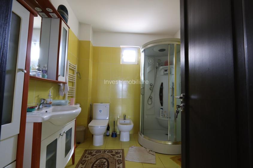 Casă individuală ideală pentru două familii sau locuință cu spațiu de lucru - 10