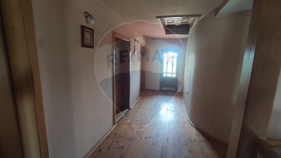 Casă cu 6 camere de vânzare, teren generos, Osorhei