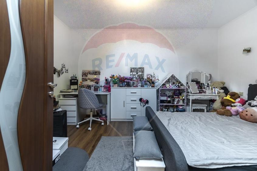 CASA COMPUSA DIN 2 APARTAMENTE, SCHEII BRASOVULUI| COMISION 0
