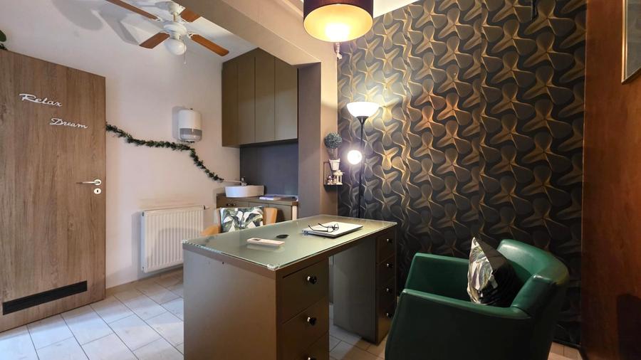 Spatiu comercial 160 mp -700mp gradina -24 parcari private in Avantgarden 3