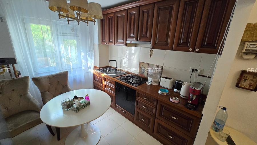 Vanzare apartament 3 camere decomandat, centrala termica, 7 minute metrou Titan - 9