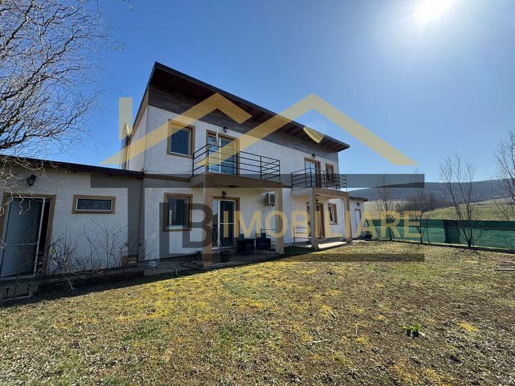 Casa cu 3 camere, 100mp, Zona Sangeorgiu de Mures