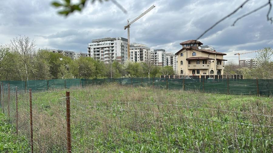 Teren de vanzare sector 6 cu deschidere de 22 ml la Str. Valea Doftanei