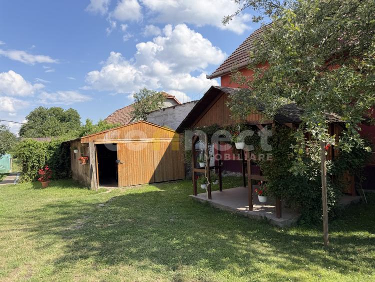 De vanzare 2 case individuale, teren de 2120 mp, acces 2 strazi | Gilau, Cluj