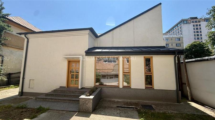 Casa de vanzare in centru - 4