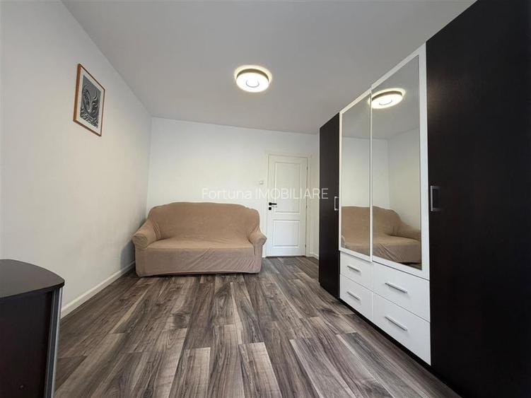 Apartament 3camere, etaj intermediar, str. Mircea cel Bătrân