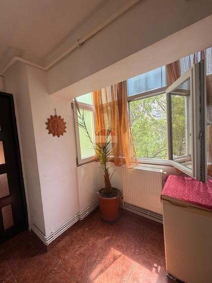 2 decomandate Rovine, etaj 1, centrala, AC, disponibil imediat