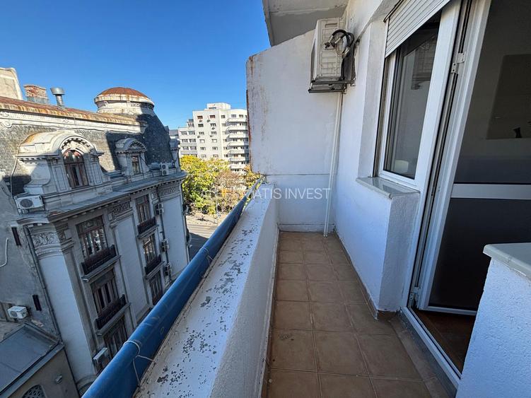 Vinzare apartament renovat cu design italian in  Piata Romana - 4