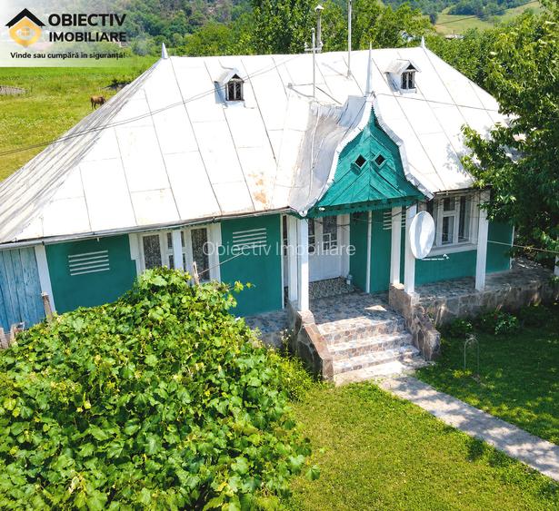 CASǍ cu teren 3477 mp COSTIȘA. - 12