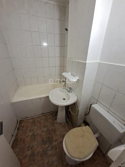 Apartament 2 camere decomandat, etajul 1/10, zona Podu Ros - 7