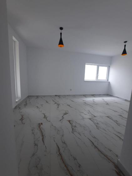FARA COMISIOANE casa cu 5 camere P+1+pod incalzire pardoseala terasa beci garaj