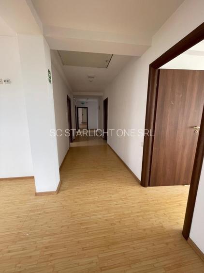 Mansardă Luminoasă și Deosebită – 7 camere ,225 mp utili + 2 Locuri de Parcare - 4