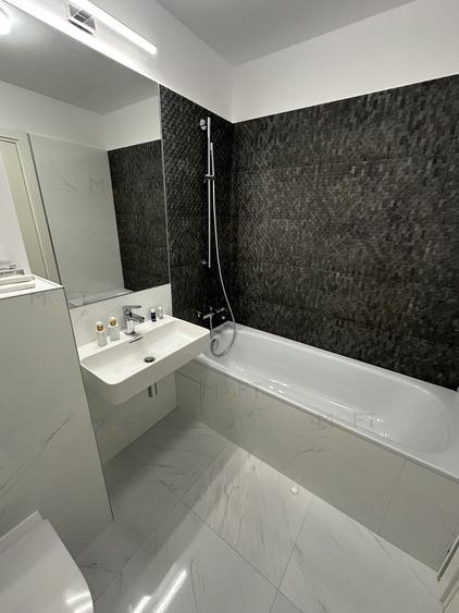 Apartament 2 camere lux Up-Site vedere către lac loc de parcare