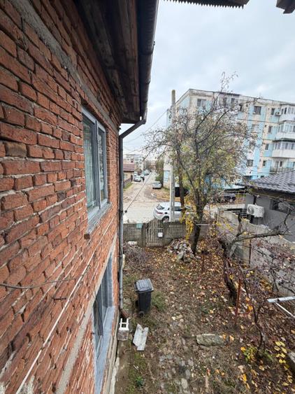 Casa/vila 70mp langa blocuri din caramida , 270mp teren, Filiasi