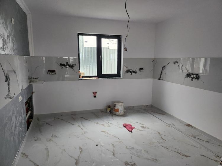 CASA IN MARGINENI CU 3 CAMERE