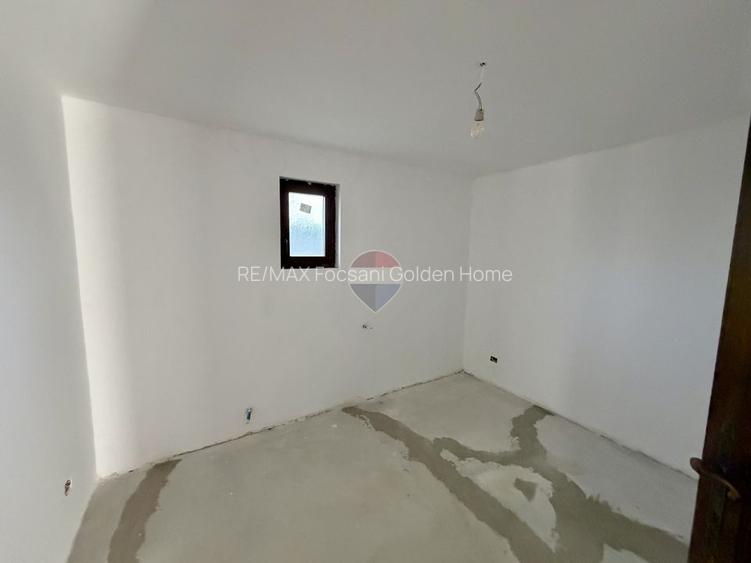 Casă de vanzare Golesti 4 camere 3 bai