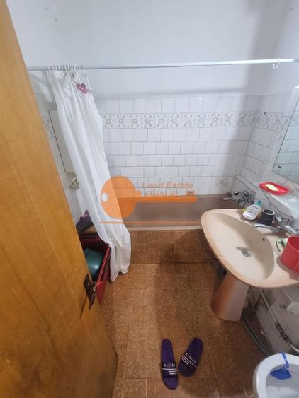 Apartament cu 3 camere in zona Crangasi