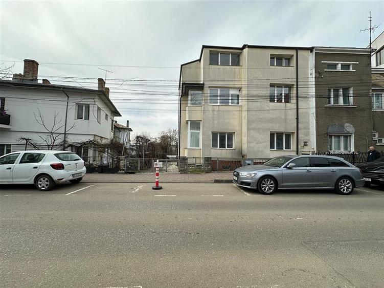 Cladire centrala Iasi, birouri/ medical, 325mp