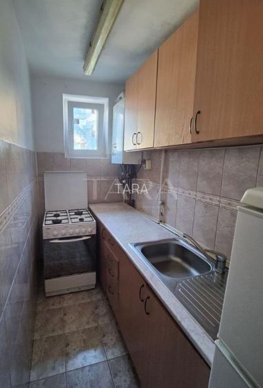 Apartament semidecomandat, complet utilat, ideal pentru investiție. - 2