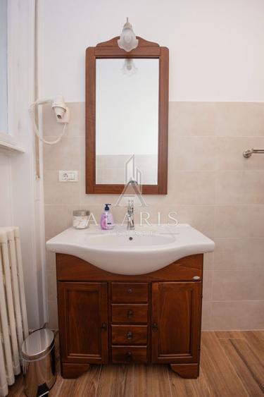 Apartament la casa cu 4 camere, 2 bai, zona Centrala