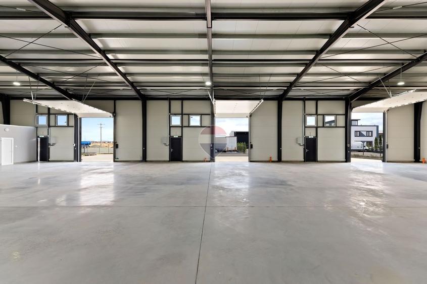 Spațiu industrial premium de închiriat 590 mp, intrarea spre Sânleani