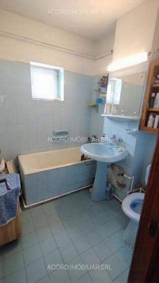 Apartament cu 4 camere vis-a-vis de Biserica Alba