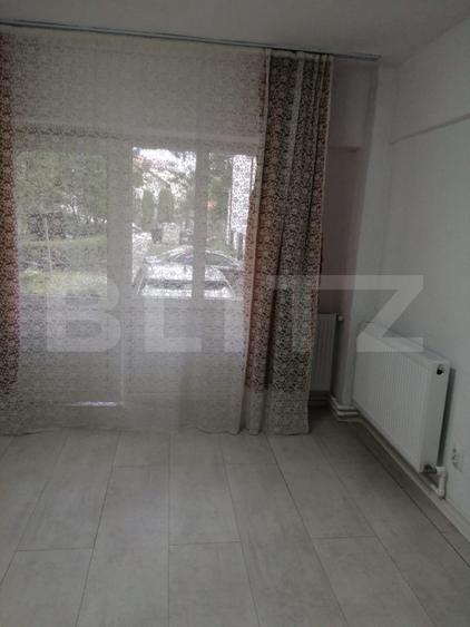 Garsoniera/spatiu comercial de vanzare, parter inalt, 32 mp - zona Sens