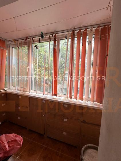 Apartament 4 camere de vânzare în Poarta 6, etaj intermediar - 4