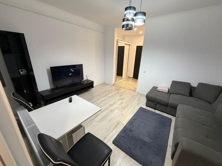 Garsoniera de inchiriat –Dotari: - TV + Internet Digi – gata de utilizat