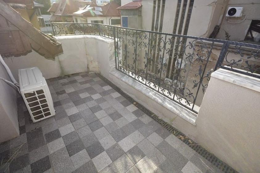 Pta Romana Inchiriez ap 4 cam vila recent renovata reconsolidata partial mobilat