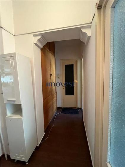 De inchiriat: Apartament cu 4 camare in zona Centrala